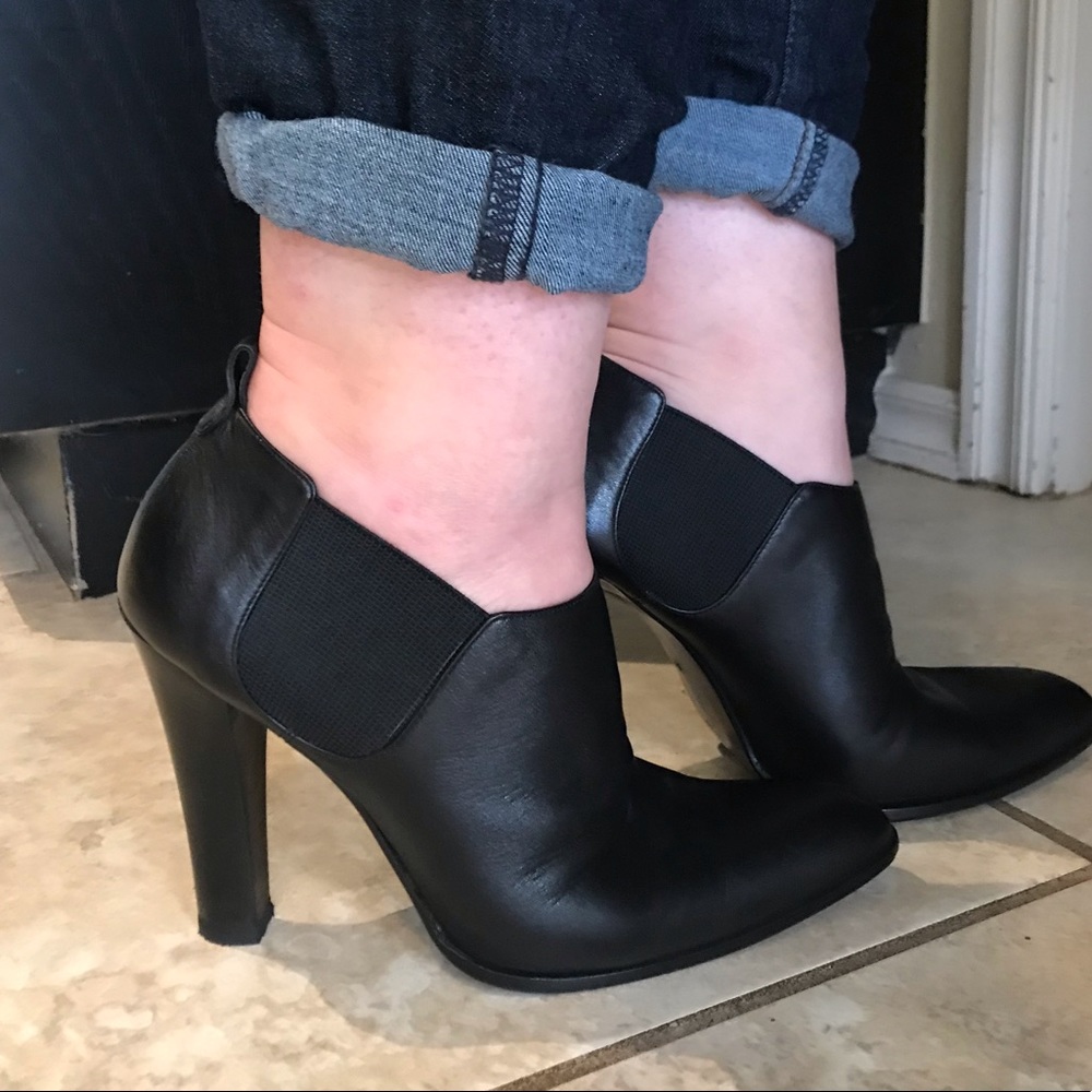Fortuna Valentino Black Leather Heels